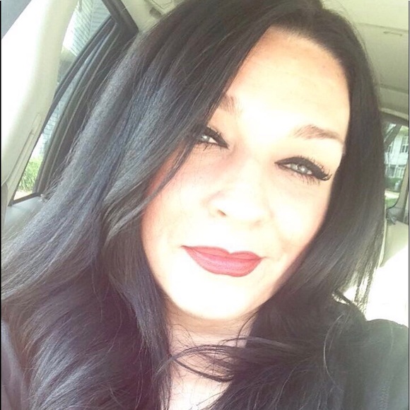 Meet your Posher, Christie - Picture 1 of 1